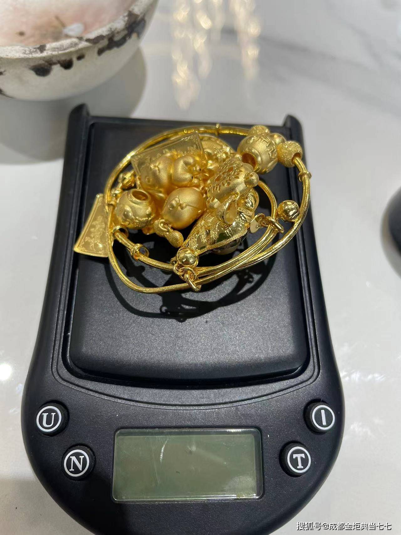 昆明最新24小时上门回收金价方法分析(最方便真实的昆明24小时上门回收黄金方法)