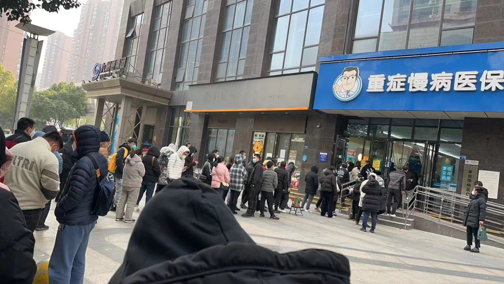 昆明最新求一个套医保卡的黄牛南京方法分析(最方便真实的昆明南京医保卡兑现中介方法)